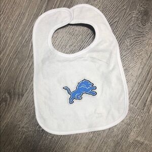 Detroit Lions White Baby Bib with Blue Detroit Lions Logo